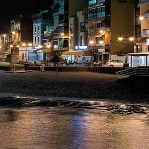 https://front-line-apartment-in-taliarte.in-canary-islands.com